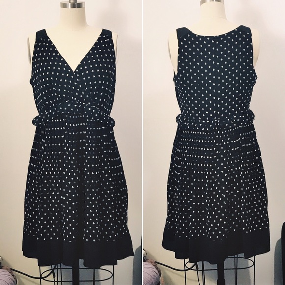 Pleated dot dress with frill detail - Picture 2 of 5